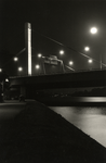 97227 Gezicht op de Galecopperbrug over het Amsterdam-Rijnkanaal te Utrecht bij nacht.